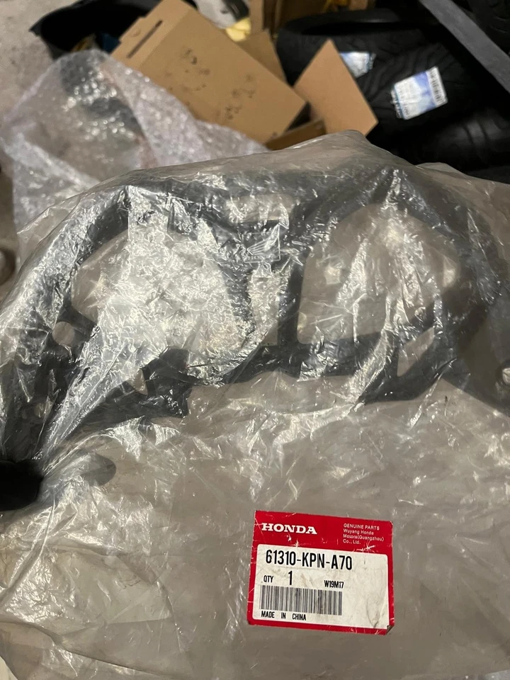 Honda CB125F 2015-2020 cubierta de velocímetro envolvente | 61310-KPN-A70 Foto 1 de 3