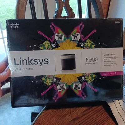 NEW Cisco Linksys N600 Dual-Band WiFi Router 300Mbps  - Image 1 of 4