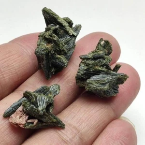 16g/3pcs Beautiful Natural Epidote Crystal Cluster Specimen , Pakistan 0027 - Picture 1 of 11