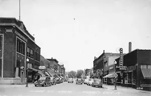 J77/Forest City Iowa RPPC Postkarte c1940-50er Jahre Hauptstraße Geschäfte 178 - Bild 1 von 4