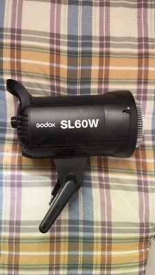 Godox SL60 60W LED Studio Light BUNDLE - Includes NEEWER softbox and FREE tripod - Image 1 of 4