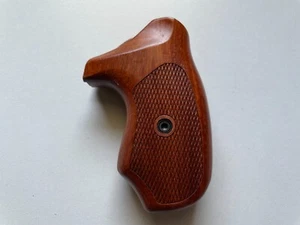 Nuevo agarre a cuadros rehecho para empuñaduras cortas Colt D madera Diamondback - Imagen 1 de 8