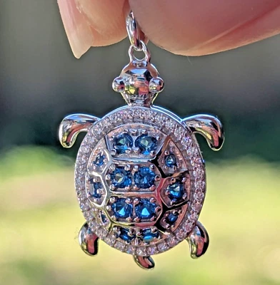 Colgante tortuga piedras circonitas azules y transparentes zafiro de plata esterlina maciza Foto 1 de 4