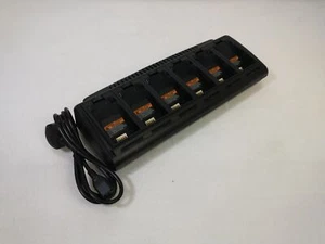 Motorola NNTN6847A Multi Akumulator Ładowarka do przenośnych radia MTP - Zdjęcie 1 z 6