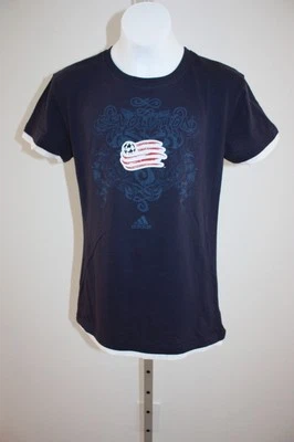 Nuevo- Camisa Adidas New England Revolution Jóvenes Niñas Talla S Pequeña 7/8 Azul Marino Foto 1 de 4