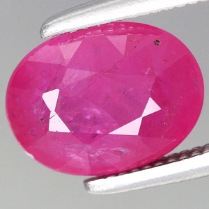 Piedra preciosa de rubí rojo térmico natural ovalada de 8x6 mm de 2,02 quilates, Tanzania - Imagen 1 de 4
