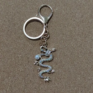 Chinesischer Drache Schlüsselanhänger Reißverschluss Ziehen Handtasche Accessoire goldfarbene Steine Kunstperlen - Bild 1 von 4