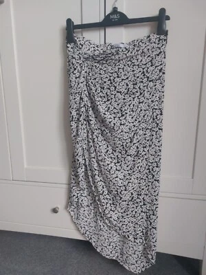 Bershka Size 10 Black And White Wrap Style Skirt Asymmetric Hem Viscose  - Image 1 of 2