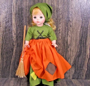 Vintage 1965 Madame Alexander Poor Aschenputtel 13 Zoll Puppe im Ruhestand grün schläfrige Augen - Bild 1 von 13