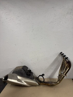CABEZALES SISTEMA ESCAPE HONDA CBR650F 19-23 CON SILENCIADOR Y SENSOR DE O2 Stock #0237 Foto 1 de 4