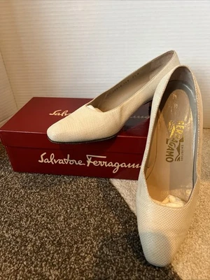 Salvatore Ferragamo Ice/Off White Guijarro Gamuza Tacón Bajo Bloque con Caja - 7.5 B Foto 1 de 4