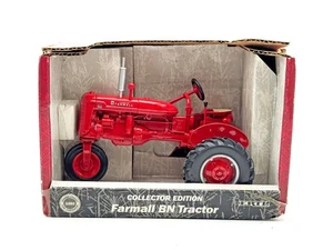 1/16 McCormick Farmall BN Tractor - Picture 1 of 3