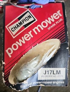 Champion Power Mower Spark Plug J-17 LM J17LM 27170 - Old Stock New In Package - Picture 1 of 2