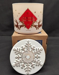 Bath & Body Works TIS THE SEASON 🎅 3 Wick Scented Candle DECORATIVE LID 25-45hr - Picture 1 of 15