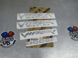 Dodge Viper SRT10 2003-2010 capó y parachoques emblema conjunto 4 piezas TODO COLOR OE NUEVO RARO - Imagen 1 de 7