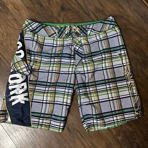 Zoo York Swimwear Board Shorts Size 38 Graffiti Statue Liberty Plaid No String - Picture 1 of 3