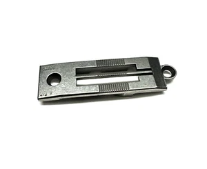 ORIGINAL PFAFF 1242 Sewing Machine Throat Plate 91-058 869-04x4,8B , 58869 4.8mm - Imagen 1 de 10