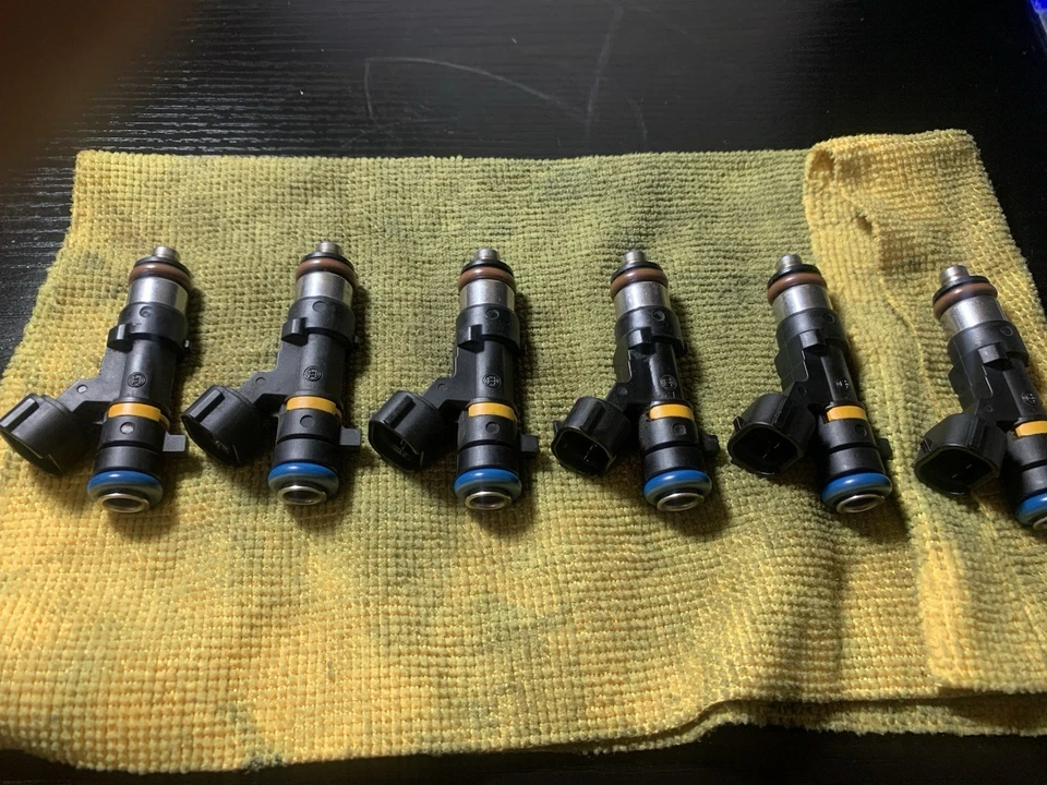 Inyectores G35 2003-2008 3,5 L. Juego de 6 Infiniti g35 OEM Foto 1 de 4