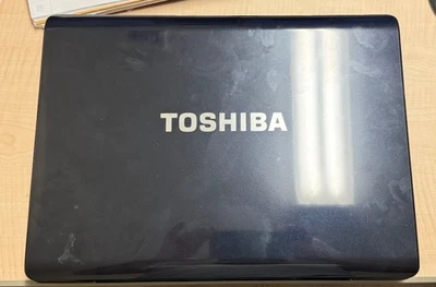 Portátil Toshiba Satellite A215-S7444 sin batería ni cable de carga. Solo piezas Foto 1 de 3