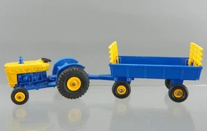 Vintage 1960s Matchbox Lesney Diecast 39 Blue Ford Tractor & 40 Hay Trailer Lot - Picture 1 of 7