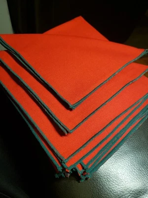  Set 8 Vintage Linen Look Red Christmas Napkins Green Stitched Trim 18"x 18" - Image 1 of 4