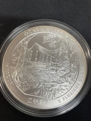 America The Beautiful 2017 Ozark/Missouri 5oz Silver Coin With Box&COA - Image 1 of 4