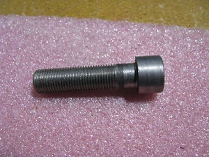 GE SCREW CAP SOCKET HEAD PART # 2296135P5 NSN: 5305-00-981-3575 - Picture 1 of 3