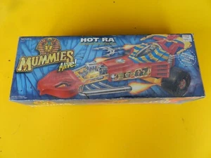 MUMMIES ALIVE Hot Ra 18" Fahrzeug erweitert auf 22" Dragster Modus komplett mit Box - Bild 1 von 12