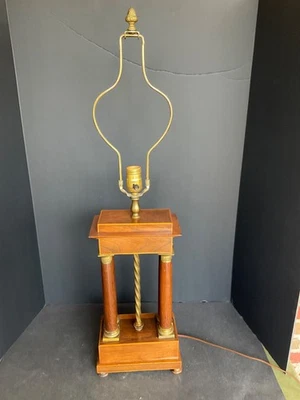 19 世纪法兰西帝国红木镀金青铜 Ormolu 门廊钟壳灯 — 第 1/4 张图片