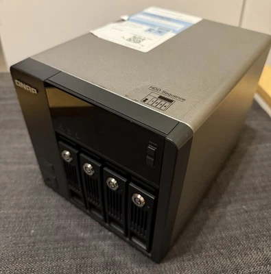 TVS-471 QNAP 4 Bay Desktop NAS 8TB HDD 4GB RAM vollständig getestet - Bild 1 von 2