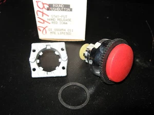 Pulsador redondo rojo Stay-Put liberación manual 33 mm MTE LTD. 01-000854-011 - NOS - Imagen 1 de 4