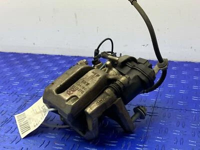 Pinza de freno trasera derecha BMW 740I G12 2016-2019 con actuador de freno de estacionamiento OEM Foto 1 de 4