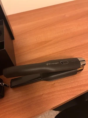 GHD UNPLUGGED® Piastra per capelli senza filo  NERA - Immagine 1 di 4