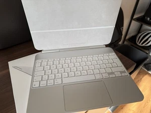 Apple Magic Keyboard 13 (M4) in weiß, originalverpackt! - Photo 1/6