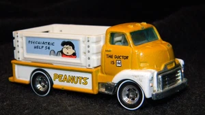 Hot Wheels '51 GMC C.O.E Peanuts - Pop Culture REAL RIDERS 1:64 2014 LOSE - Bild 1 von 12