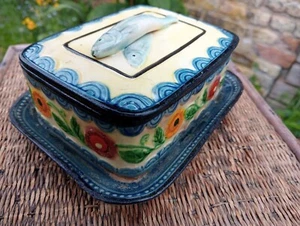 Vintage Japanese Maruhon Ware Sardine Dish molded with Flowers in Bright Colours - Picture 1 of 10