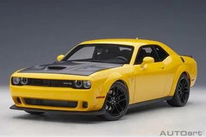 1/18 AutoArt Dodge Challenger SRT Hellcat WB Yellow-Satin Black 2018  KK 71737 - Picture 1 of 11