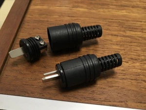 Paar DIN 2-Pin Lautsprecherstecker zur Verwendung mit Thomson AT 2002 Verstärker Receiver - Bild 1 von 2