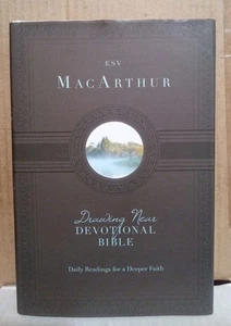 ESV MacArthur Zeichnung nah Andachtsbibel - Hardcover mit Jacke - Bild 1 von 7