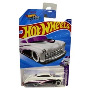 NEW - Hot Wheels Purple Passion - White - Long Card. - Picture 1 of 4
