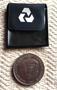 WEDDING CROWN ~ HRH PRINCE CHARLES & LADY DIANA SPENCER ~ 1981 ~ COLLECTORS COIN - Picture 1 of 5