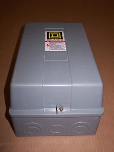 Square D Lighting Contactor Enclosure 8903LXG30 120v Coil 3 Phase 30 Amp Type 1 - Picture 1 of 3