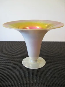 Carder Steuben Gold Aurene & Calcite Art Glass Trumpet Vase - Picture 1 of 7