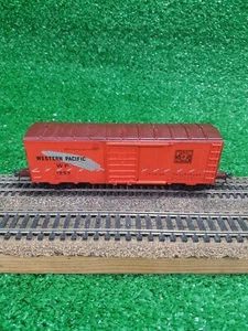 Upgraded Roundhouse HO 40' Boxcar Western Pacific WP 1953 - Bild 1 von 11