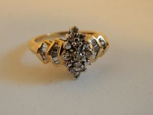 Damen 10K Gold & Diamant Cluster Ring 6 3/4 4,5g Baguette Seiten - Bild 1 von 9
