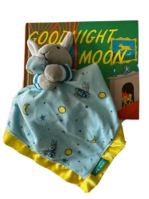 Manta de seguridad Goodnight Moon Plush Bunny Lovey en blanco y libro de tapa dura Foto 1 de 4