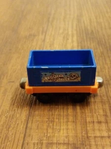 Thomas & Friends Take Along Die Cast Pirates Cove Thomas & the Treasure Car 2009 - Picture 1 of 7