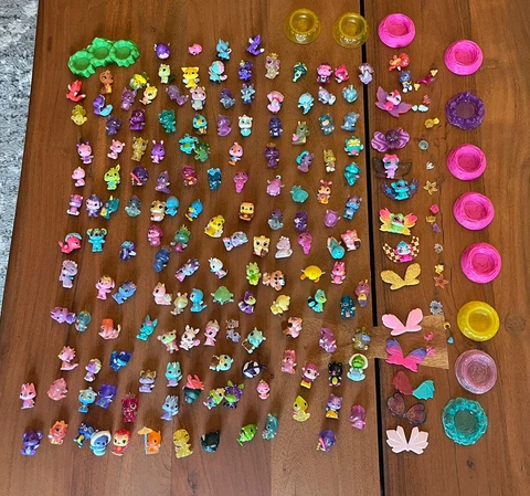 HATCHIMALS Huge Lot 150+ Including Rare & Ultra Rare Limited Editions Flocked Cover