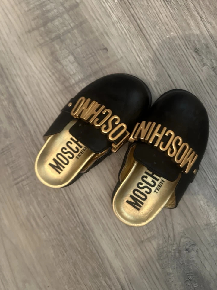 Moshino - Image 1 of 1