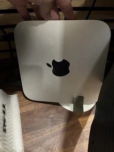 Apple Mac mini (256GB SSD, M2, 8GB, Gigabit Ethernet) Argento - MMFJ3T/A... - Afbeelding 1 van 5